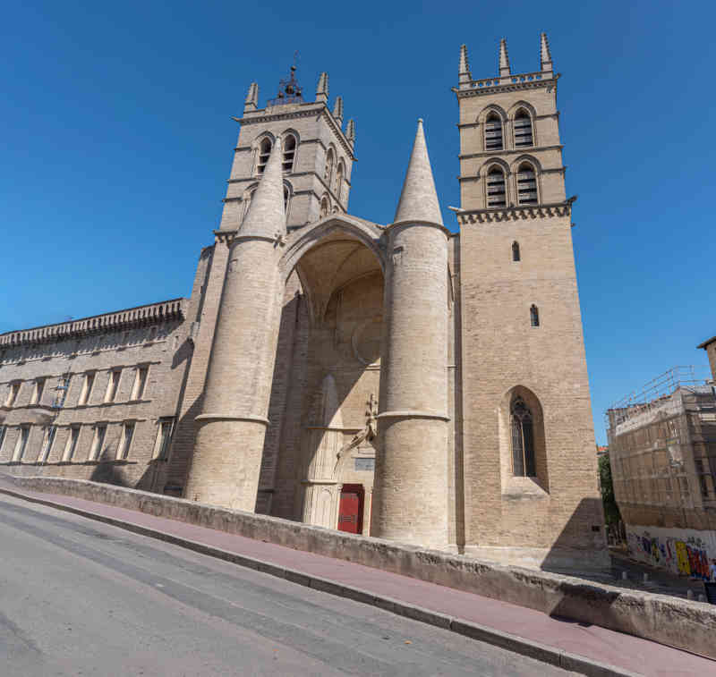 Francia - Montpellier 010 - catedral de Saint-Pierre.jpg